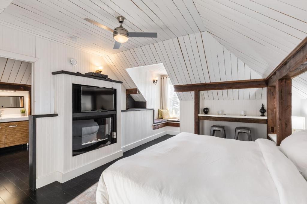 Auberge Nuits De St-Georges Bromont Exteriör bild