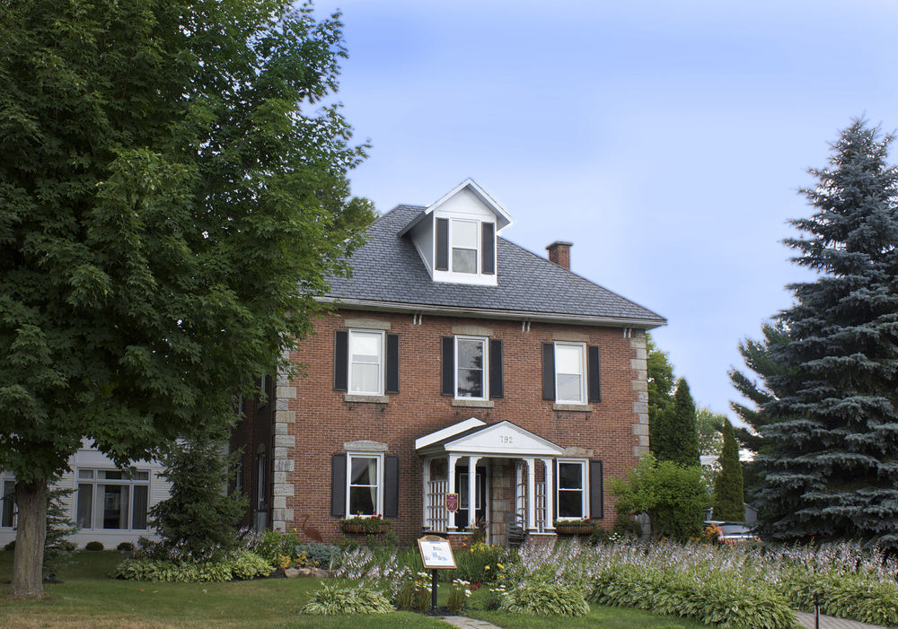 Auberge Nuits De St-Georges Bromont Exteriör bild